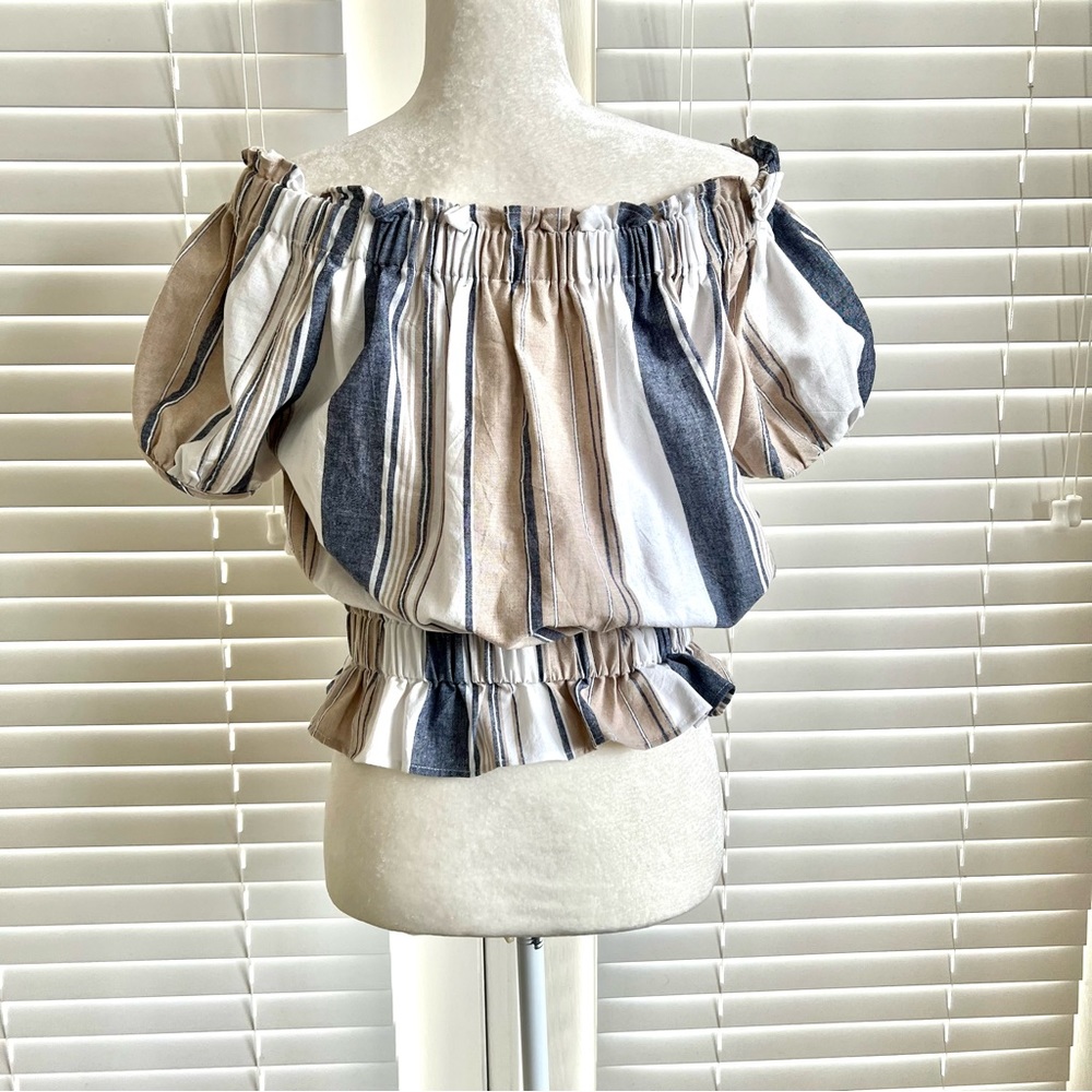 Everly Sz Medium Off The Shoulder Crop Top Blouse Blue and Tan, Puffy Sleeves - Picture 6 of 13